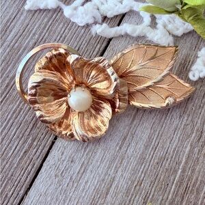 Vintage Gold Tone Floral Brooch with a Pearl Accent